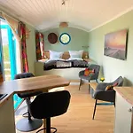 Schaeferwagen Tiny House Auf Dem Friesenhof Kemp