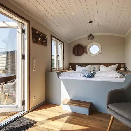 Schaeferwagen Tiny House Auf Dem Friesenhof * Pellworm