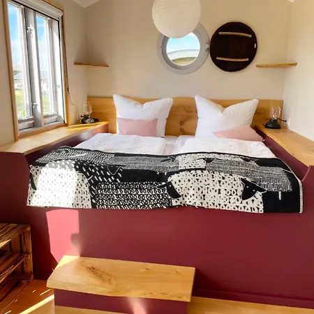 Schaeferwagen Tiny House Auf Dem Friesenhof * Pellworm